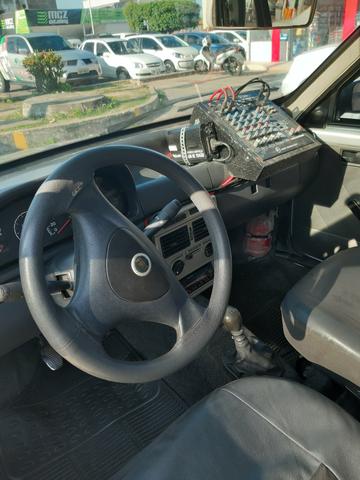 Uno com SOM VENDO OU TROCO - Foto 5