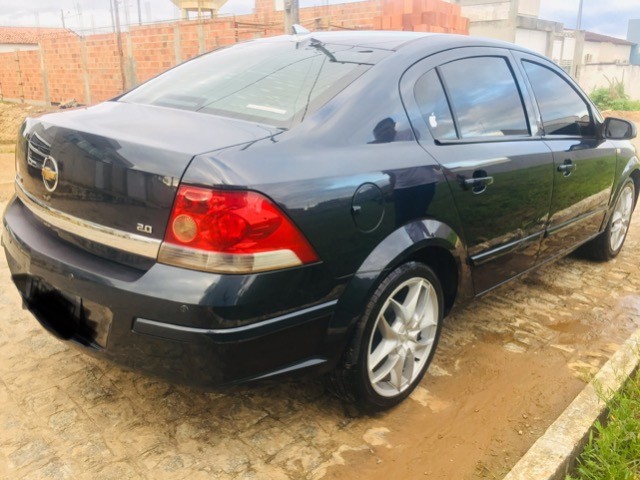 VECTRA SEDAN