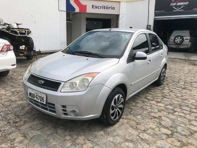 VENDO FIESTA SEDAN