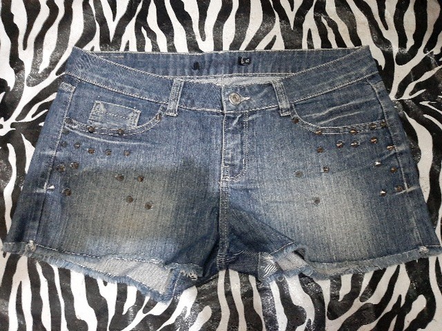 Short Jeans com Spikes - Tam. 42 - Foto 2