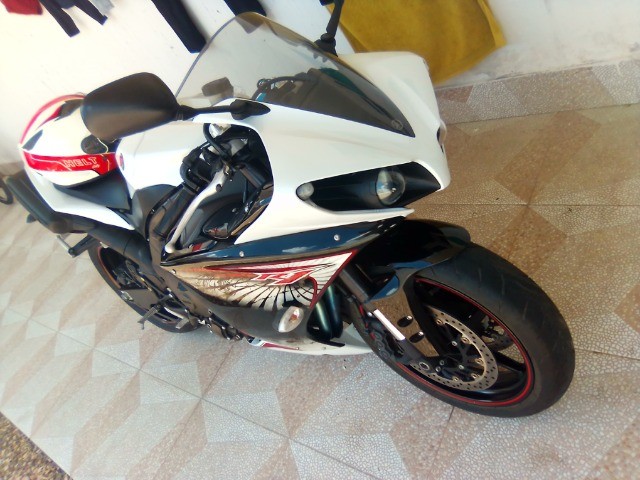 R1 COM APENAS 2 MIL KM