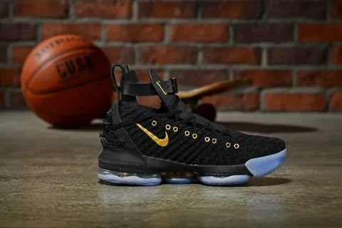 Tênis Nike LeBron 16 novo 39 - Foto 4