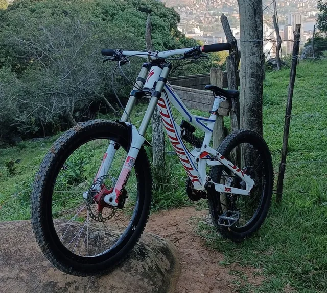 Bicicleta Aluminio Vikingx De Empinar Manobras Grau Aro 26