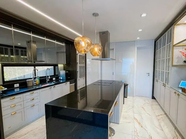 Casa de esquina mobiliada frente praça no Alphaville Ceará - Foto 2