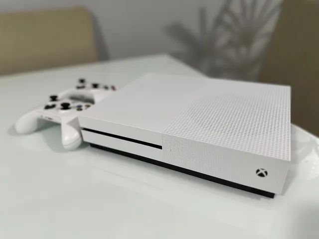 XBOX ONE S 1TB Com Garantia LOJA FABGAMES - Antiguidades - Santa Cruz, Juiz  de Fora 1257160123