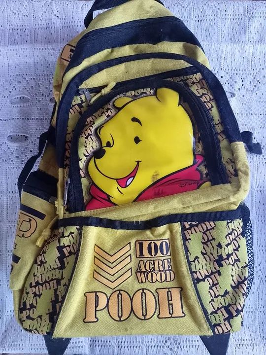 Mochila com rodinhas do Usinho Pooh 