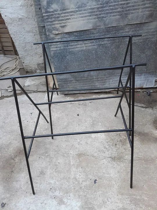 Reinforced saddle stand, iron, 20 mm, height: 1.10 m, width: 1.10 m, R$130.00 per unit
