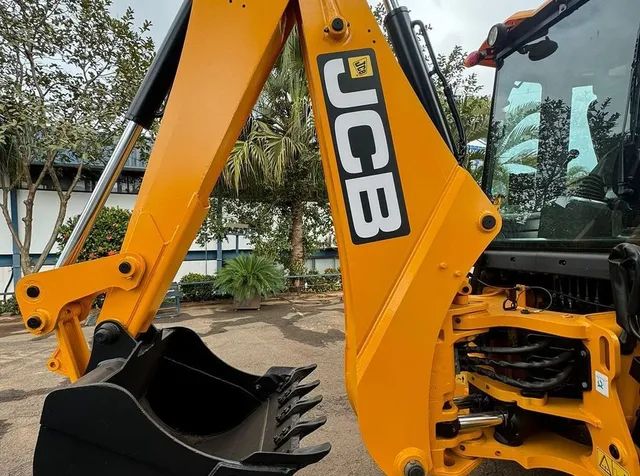 RETROESCAVADEIRA  - Foto 3