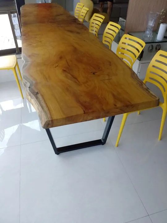 Mesa com pé em Metalon madeira maciça  - Foto 5