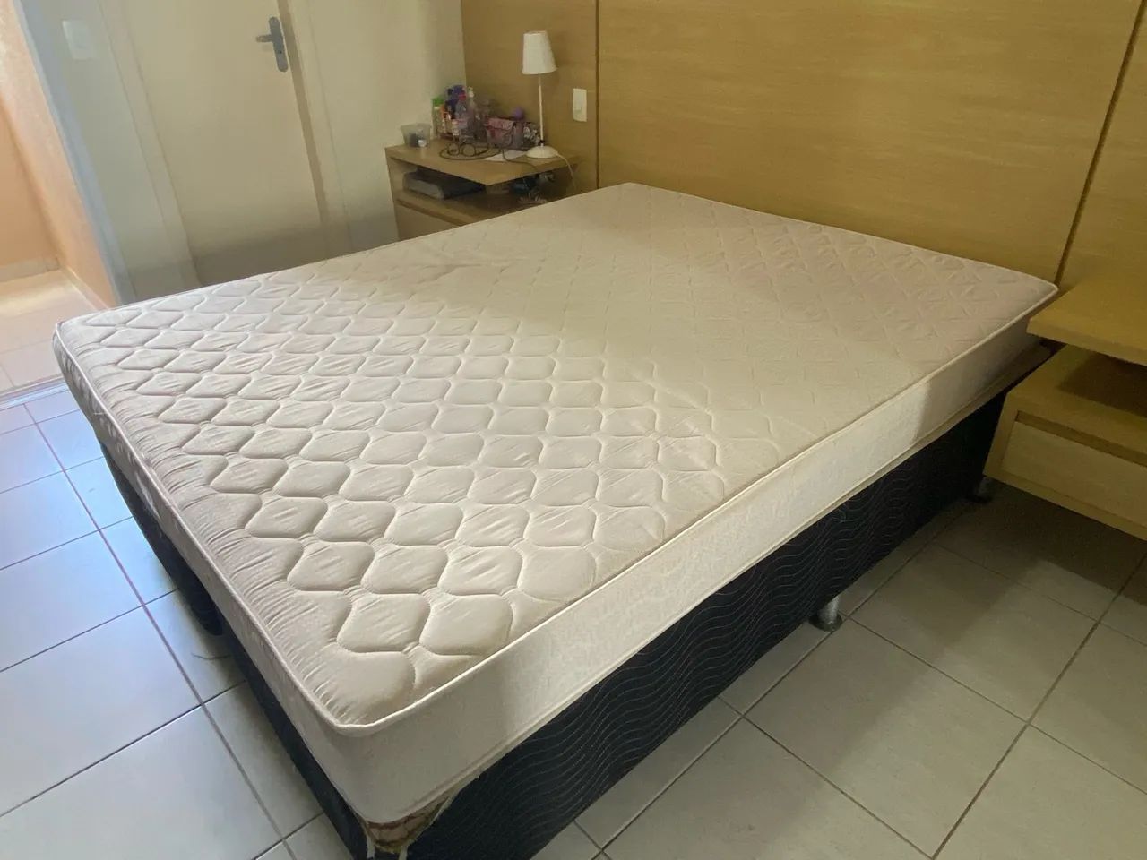 Colchão Semi novo Ortobom queen densidade 33 selado - Foto 2