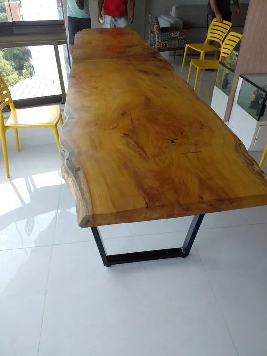 Mesa com pé em Metalon madeira maciça  - Foto 4