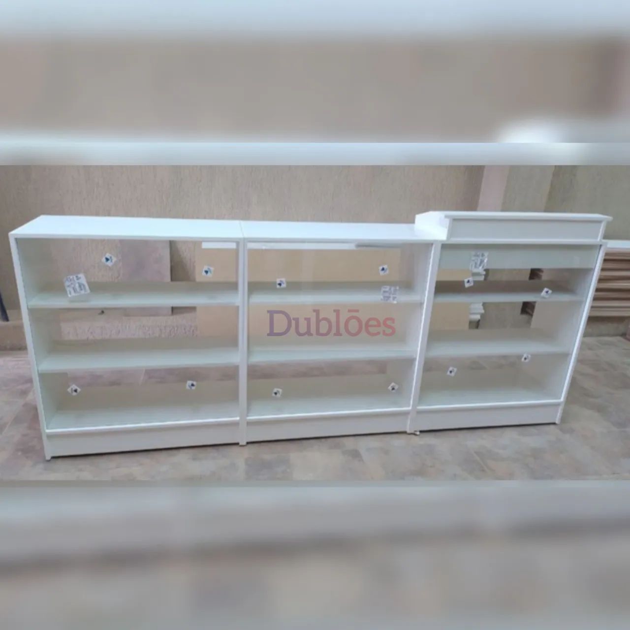Balcão vitrine com caixa . Super promoção da semana . 