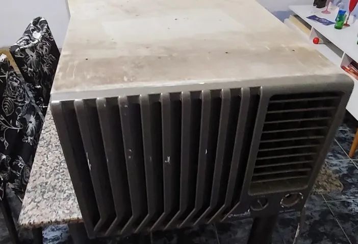 Ar-condicionado springer 9.000 btus,220volts. Usado