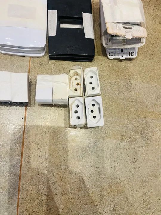 Vendo tomadas sobra de uma obra  - Foto 4