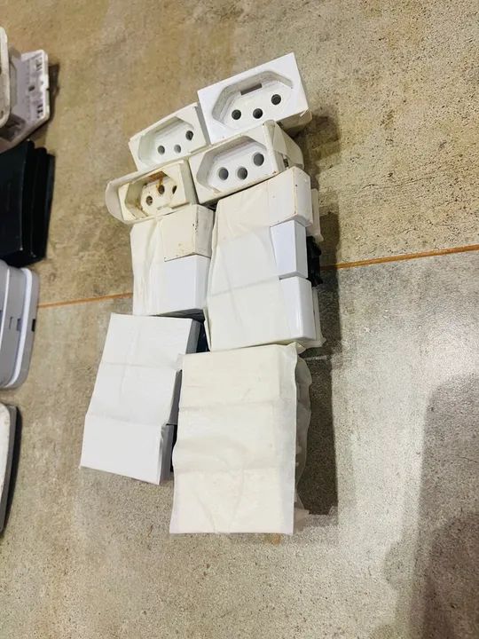 Vendo tomadas sobra de uma obra  - Foto 2