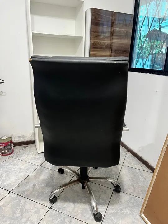 Cadeira de Escritório Giratória - Preta - Foto 3
