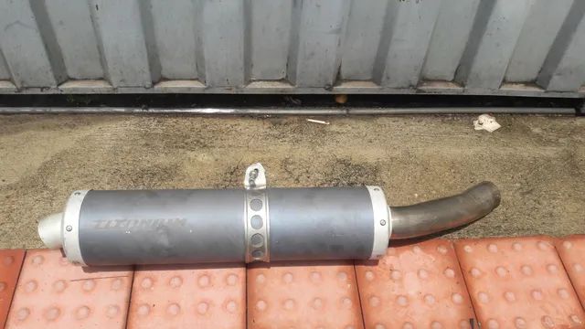 Ponteira do escapamento da Yamaha R1.