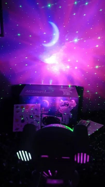 Astronauta Luminária Bluetooth com Lua, Nebulosa e estrelas  - Foto 2