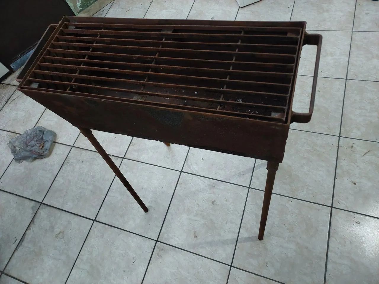 Churrasqueira de ferro com suporte removível - Foto 3