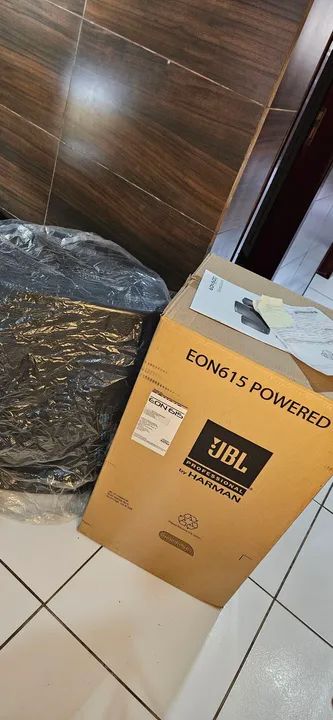 Caixa jbl eon 615 lacrada na caixa 