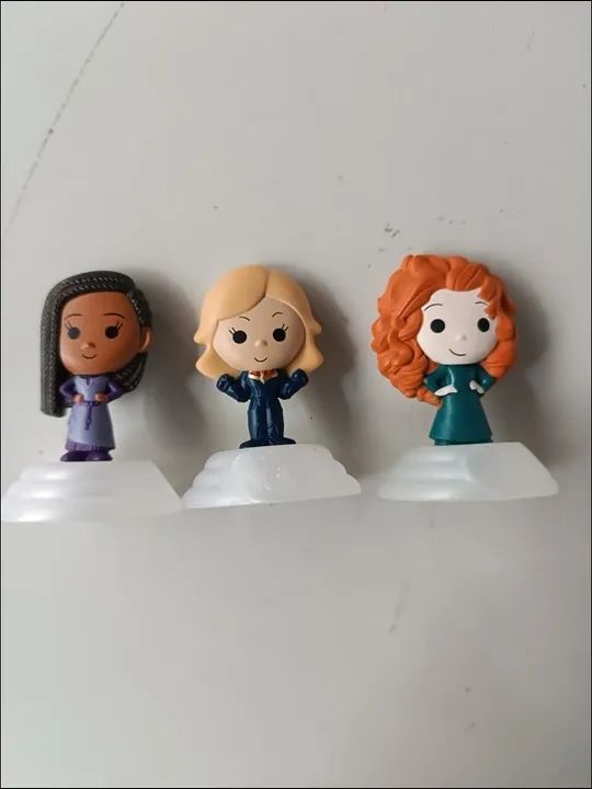 3 Colecionáveis Disney 100 Anos - Asha / Capitã Marvel / Merida - McDonald's 2023