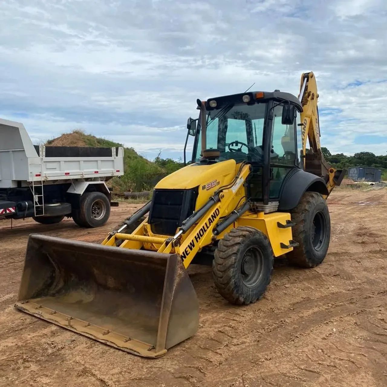 Retroescavadeira  - Foto 3