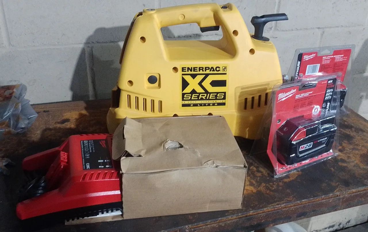 Bomba Enerpac modelo XC - Foto 3