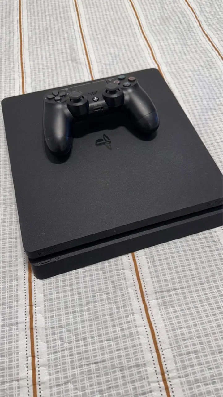 PlayStation 4 Slim - Console e Controle Originais