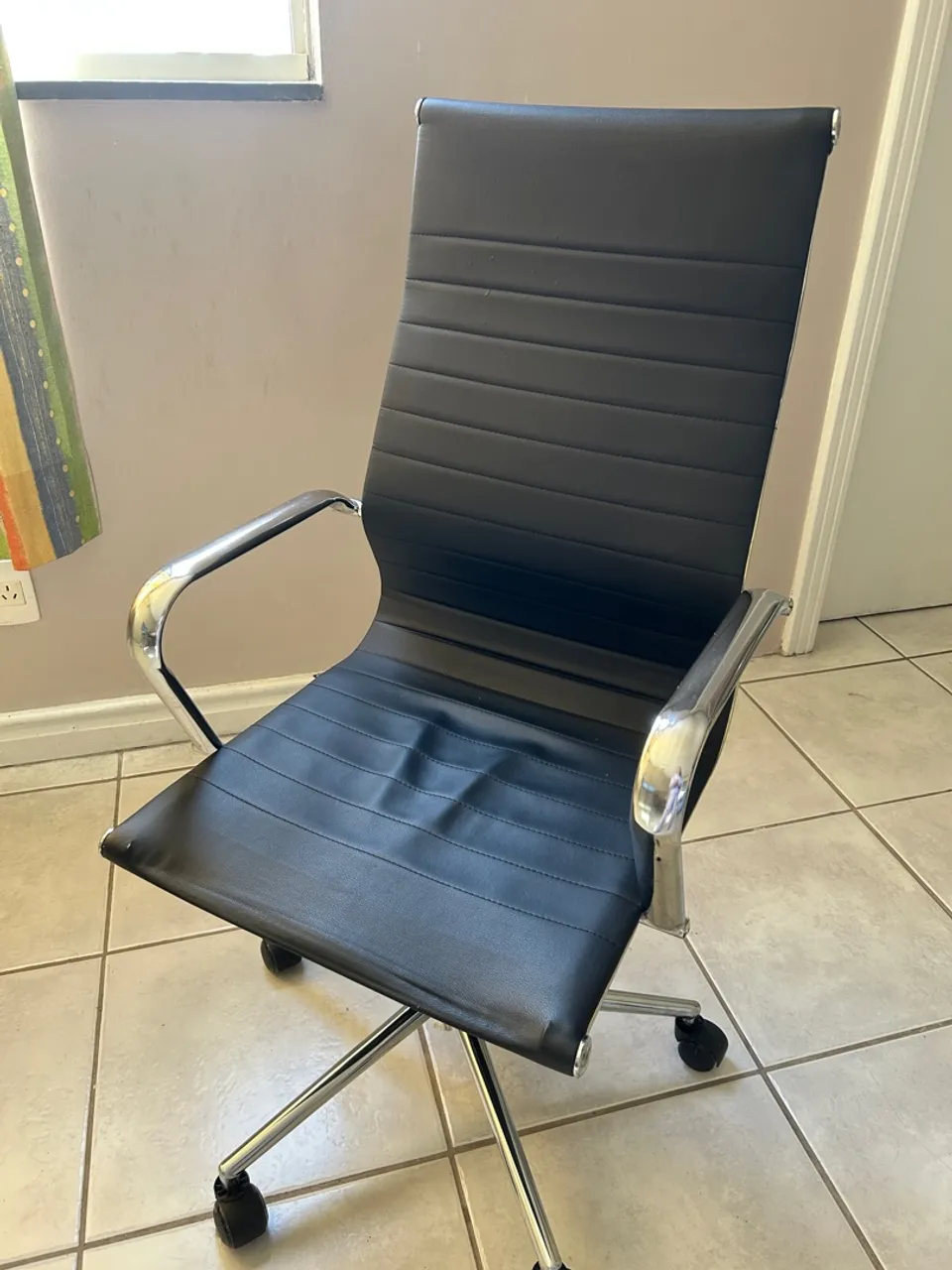Cadeira Ergonômica de Escritório Preta (CADEIRA USADA)