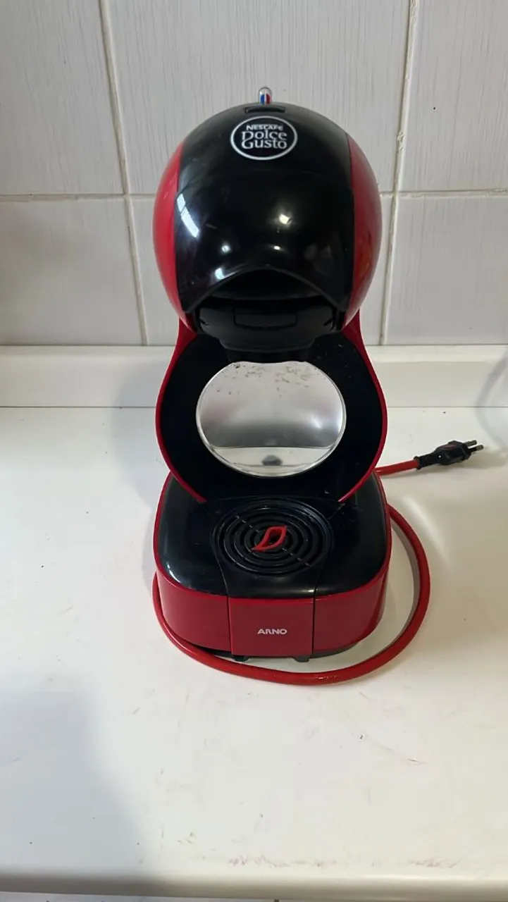 Cafeteira Arno Dolce Gusto