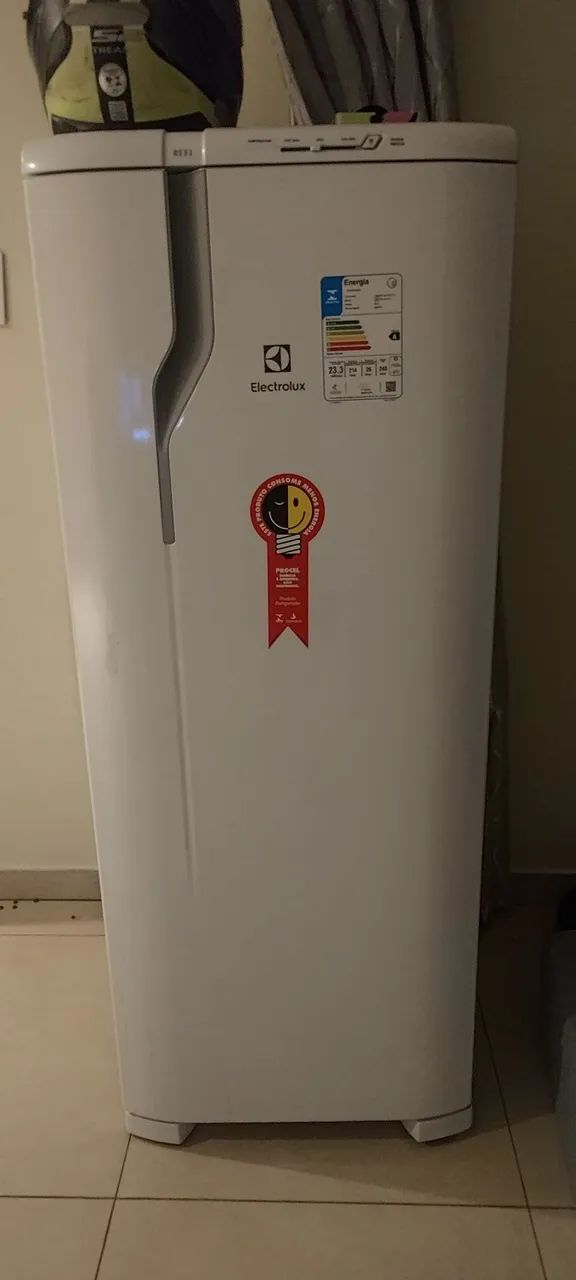 Geladeira 214L Electrolux Seminova - Geladeiras e Freezers