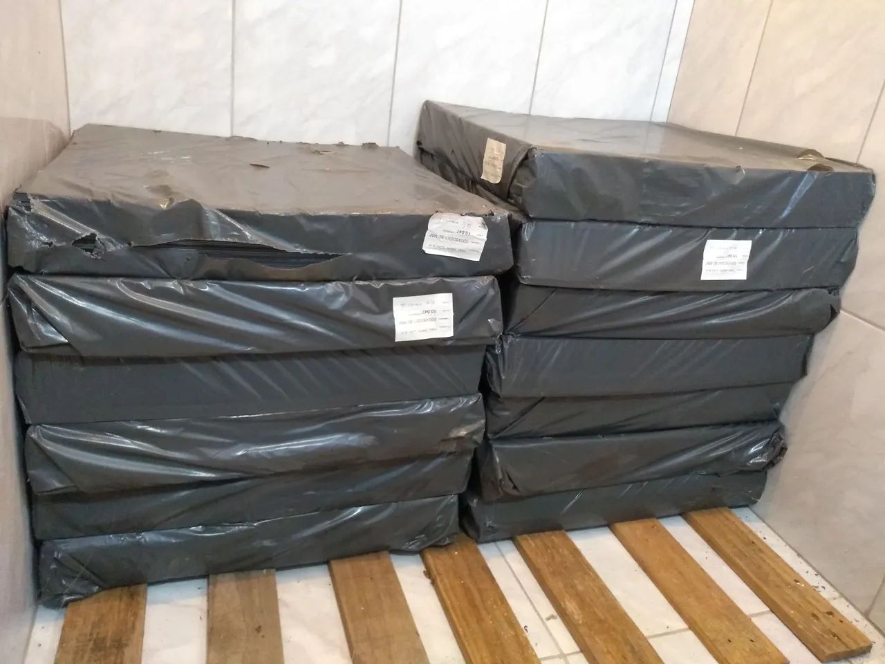 Placas de PSAI -preto liso B.M
