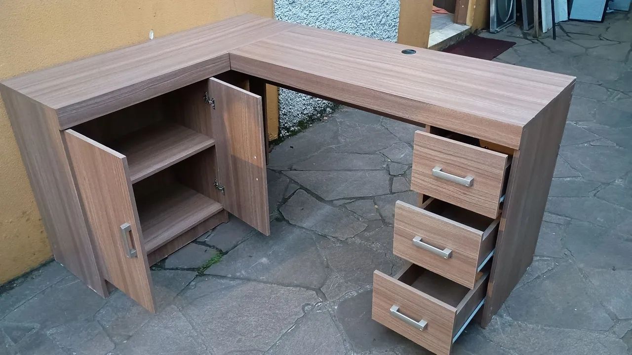 Mesa para computador, em ótimo estado!64961569580673122