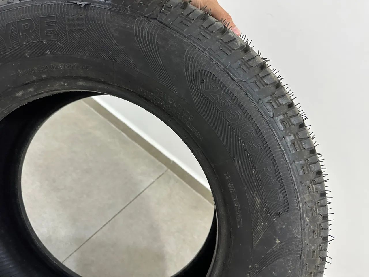 Jogo 4 pneus 225/ 65 R17 novo nunca usado  - Foto 2