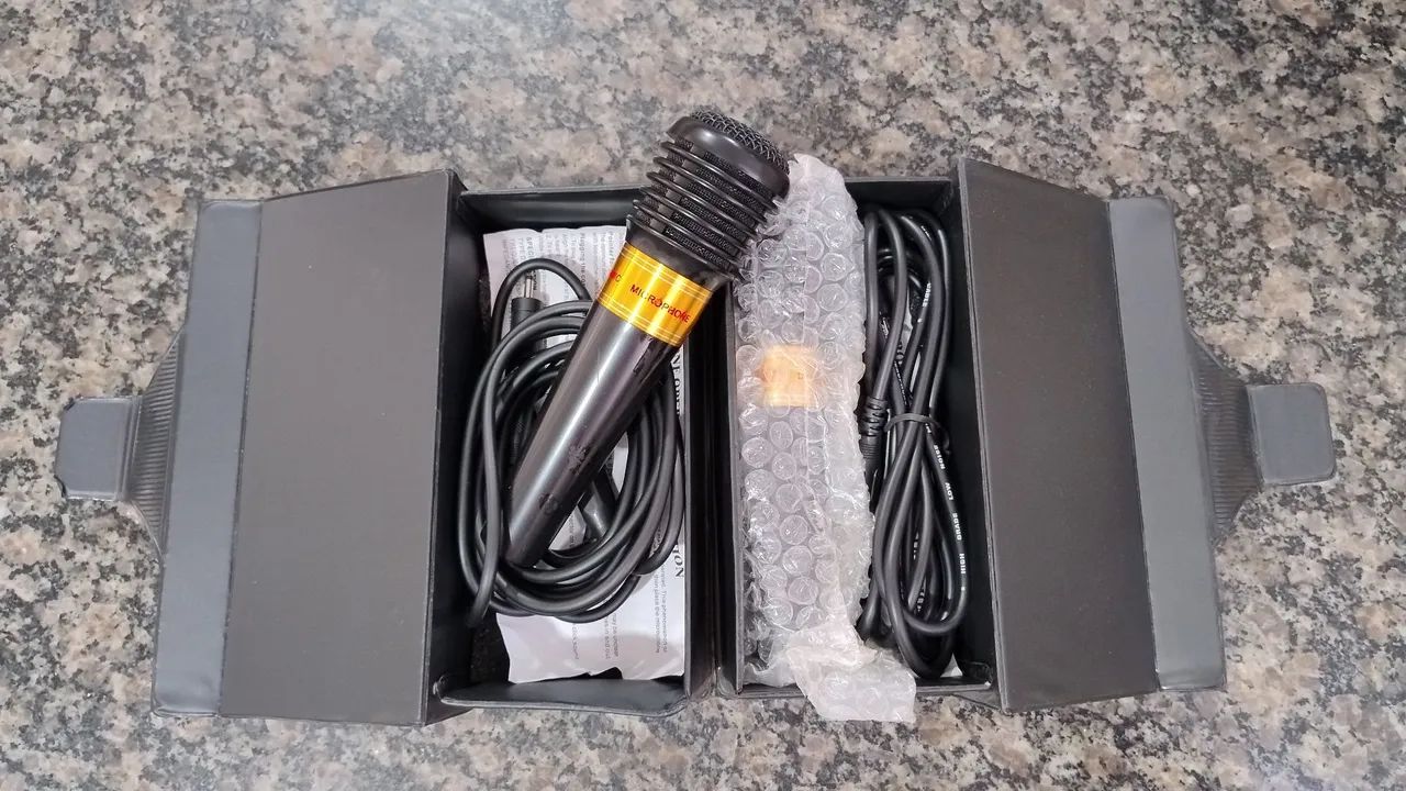 Microfone karaokê 