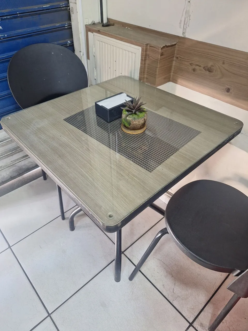 Mesa com 4 Cadeiras 70x70cm