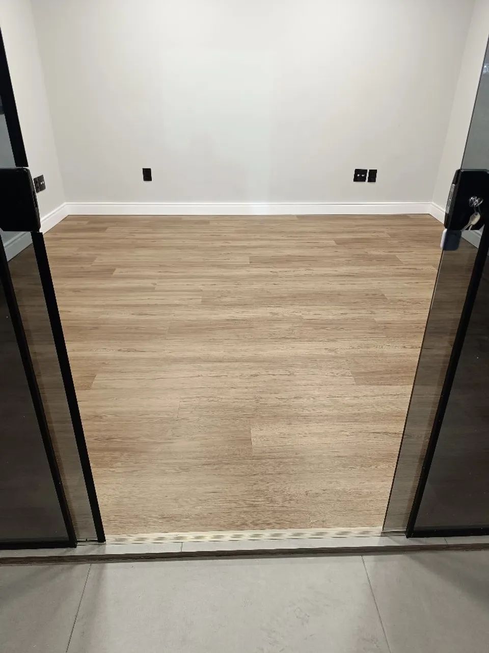 Piso vinílico produto + instalação  - Foto 5