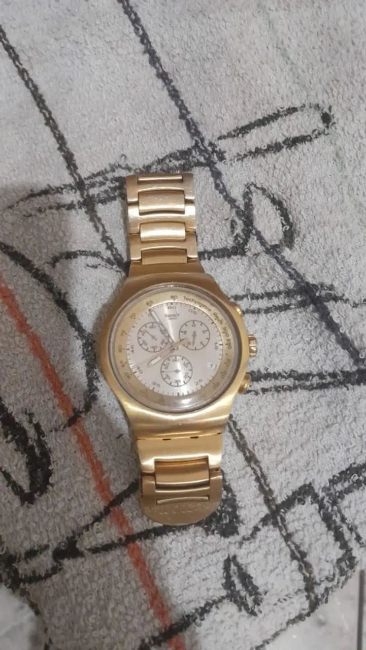 Relógio Swatch Cronógrafo Dourado & CARA BRANCA  - Foto 4