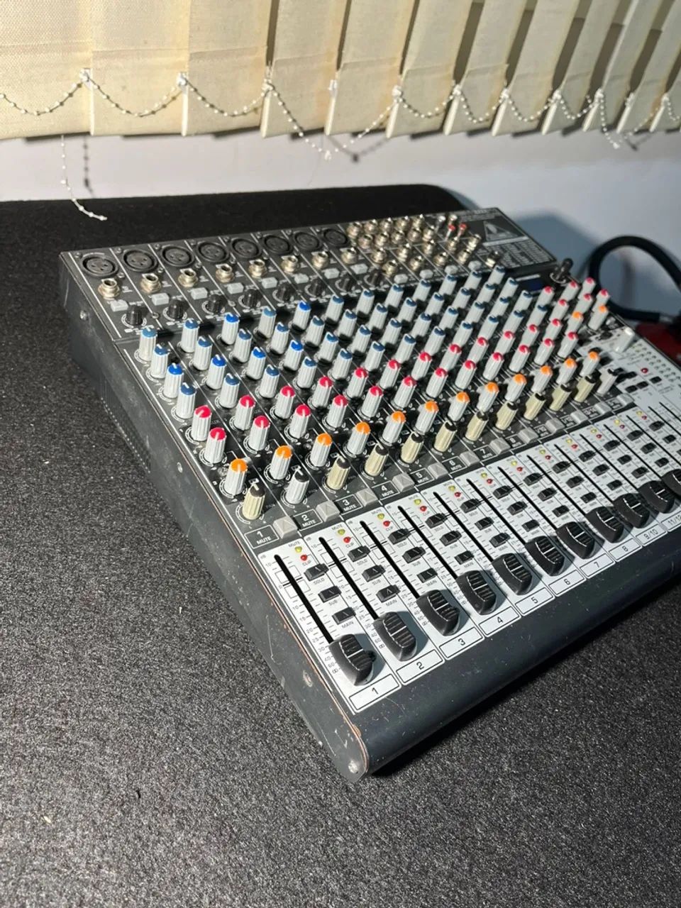 Mesa de Som Behringer Xenyx X2222FX - Foto 4