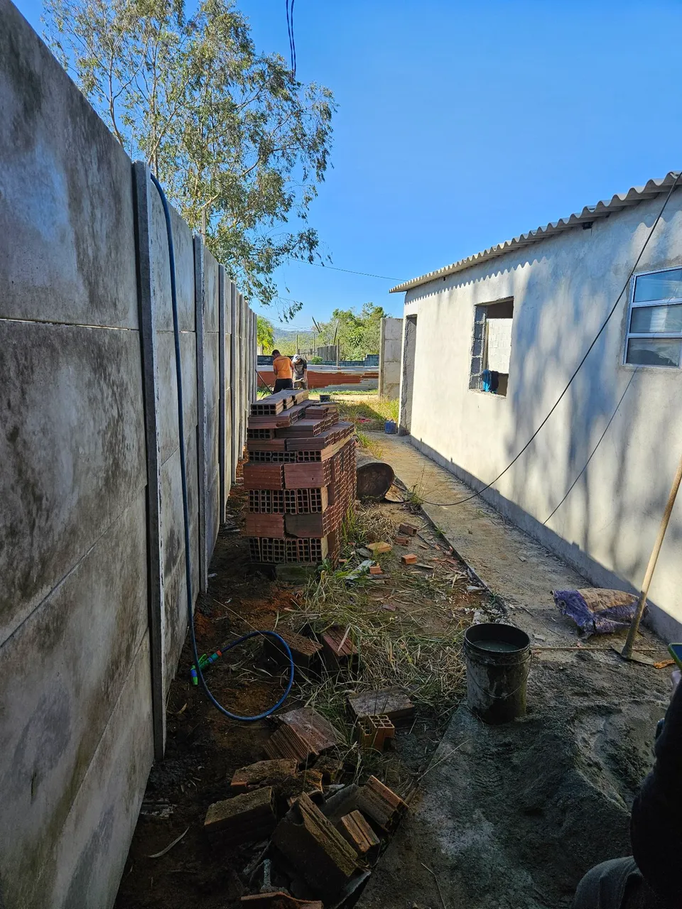 Terreno 7x20 c/ Obra Iniciada em Cond. Fechado - Santo Ângelo - Aceito Carro/Permuta