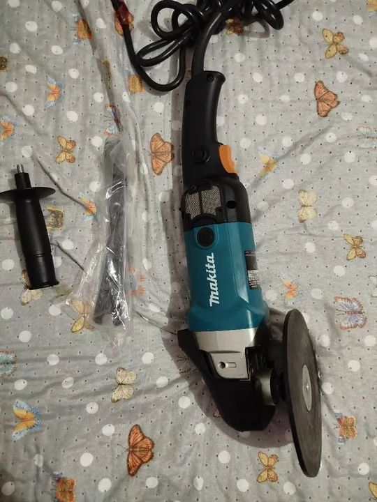 Lixadeira/Politriz Eletronica Makita 9237C-220V NA CAIXA! 