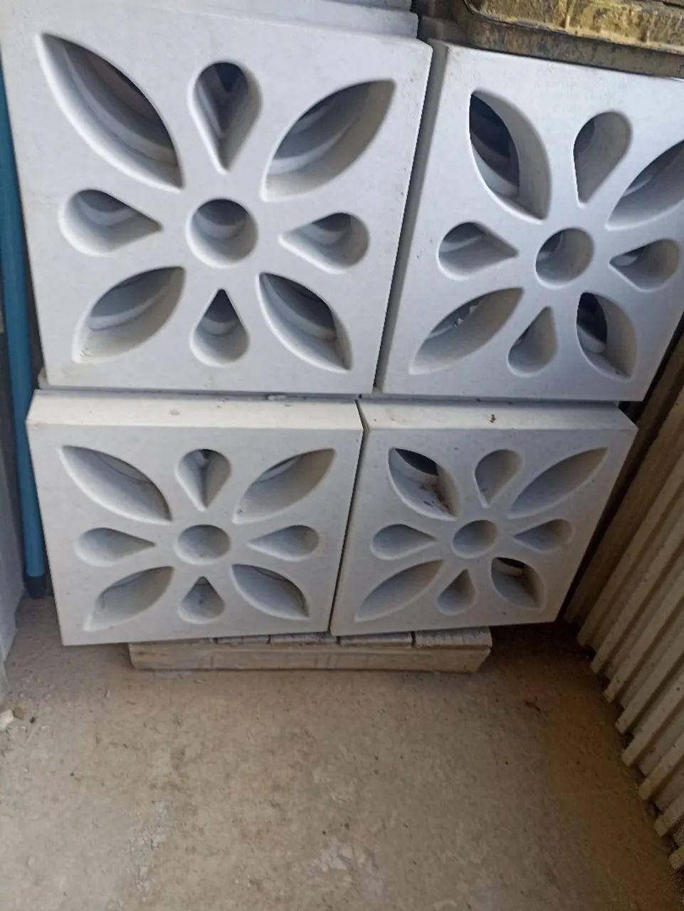 Cobogós flor 39x39x7 feito de concreto durmido não é prensado  - Foto 2