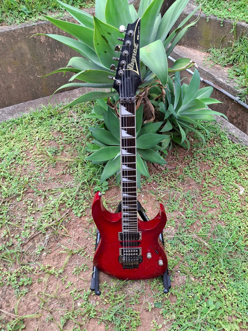 Ibanez rg370fmz com captação seymor ducan