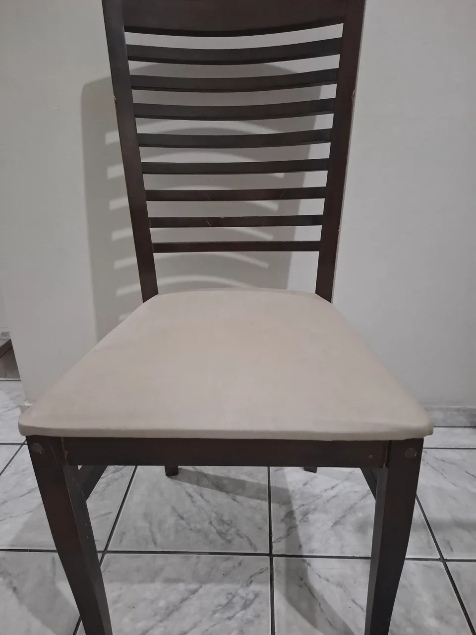 Mesa de Jantar em madeira e vidro