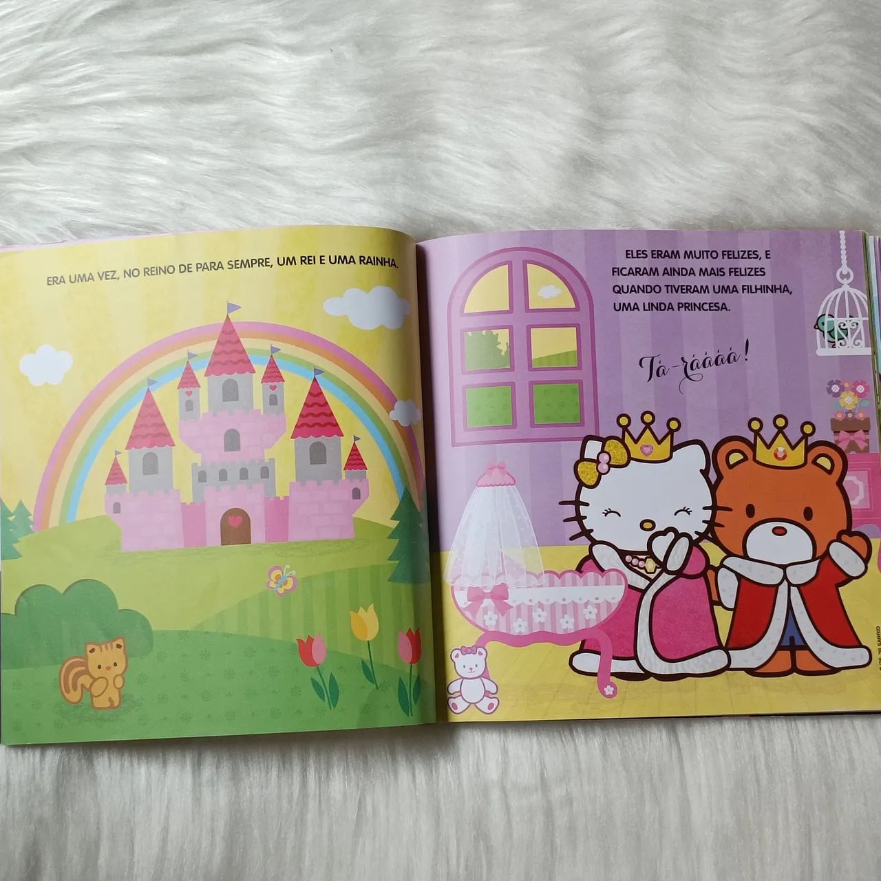 Livro Hello Kitty É Bela Adormecida - Foto 2