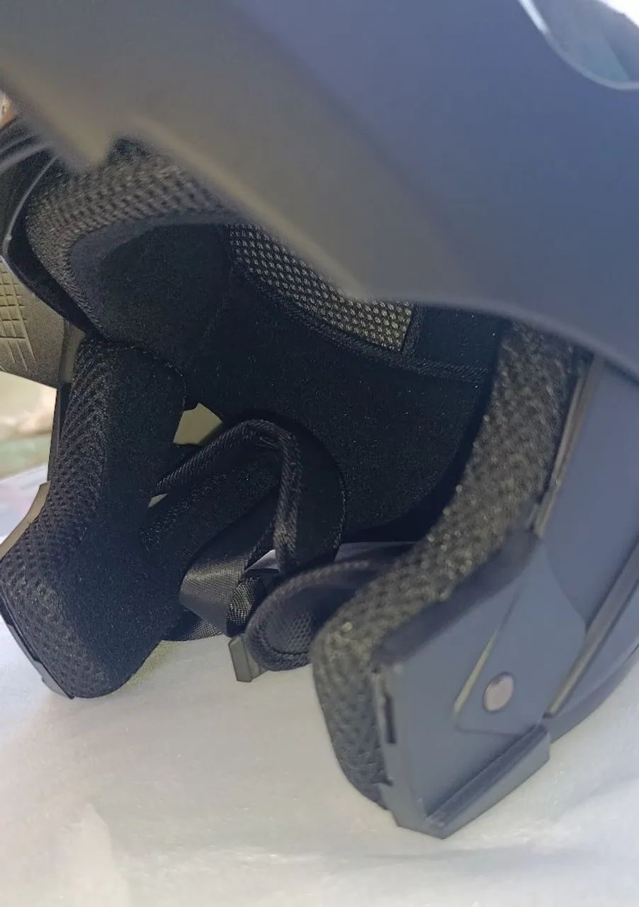 Capacete Moto escamoteável Tipo Robocop - Foto 3