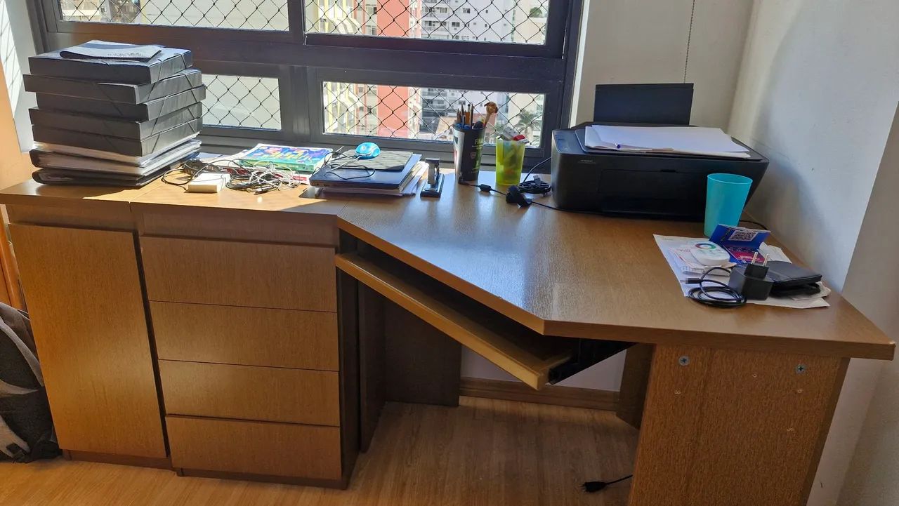 Escrivaninha de Canto em Madeira 