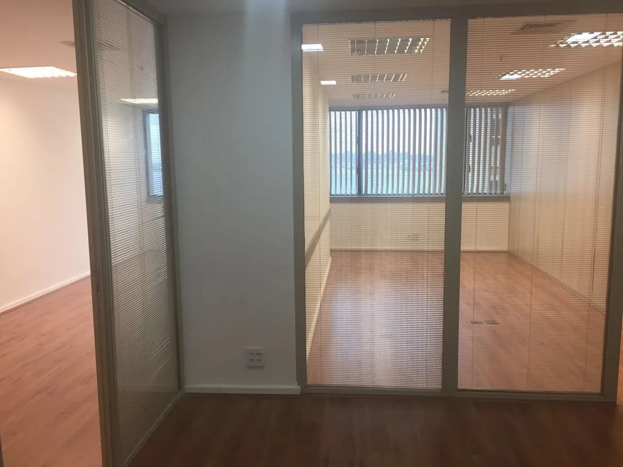 Sala/Conjunto, com 105 metros quadrado, no melhor do Centro. Em frente a estação do Metrô  - Foto 5