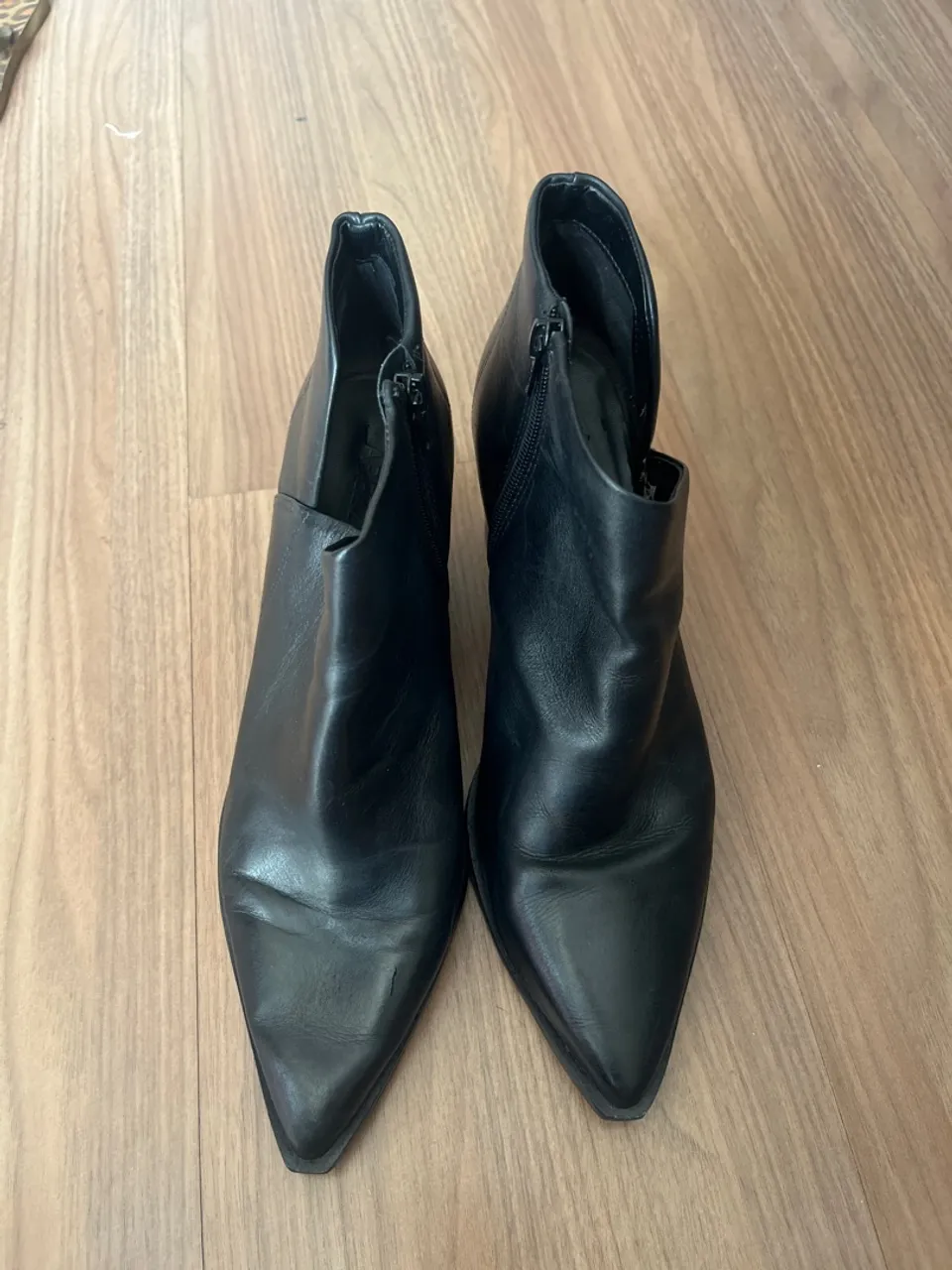 Bota de couro Arezzo