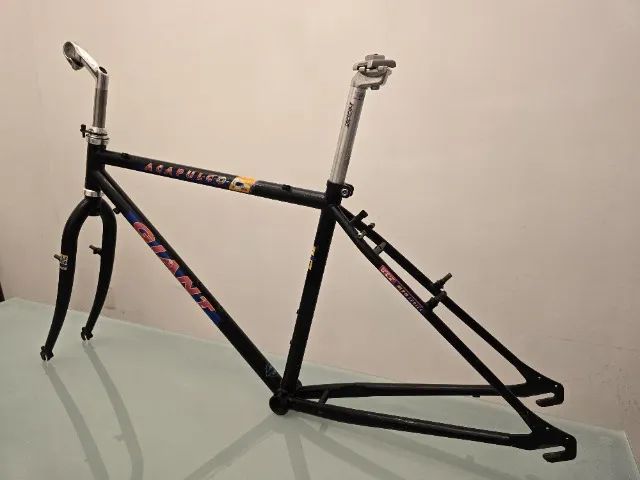 Vendo kit, Quadro GIANT Acapulco, aro 26 com acessórios (Anos 90